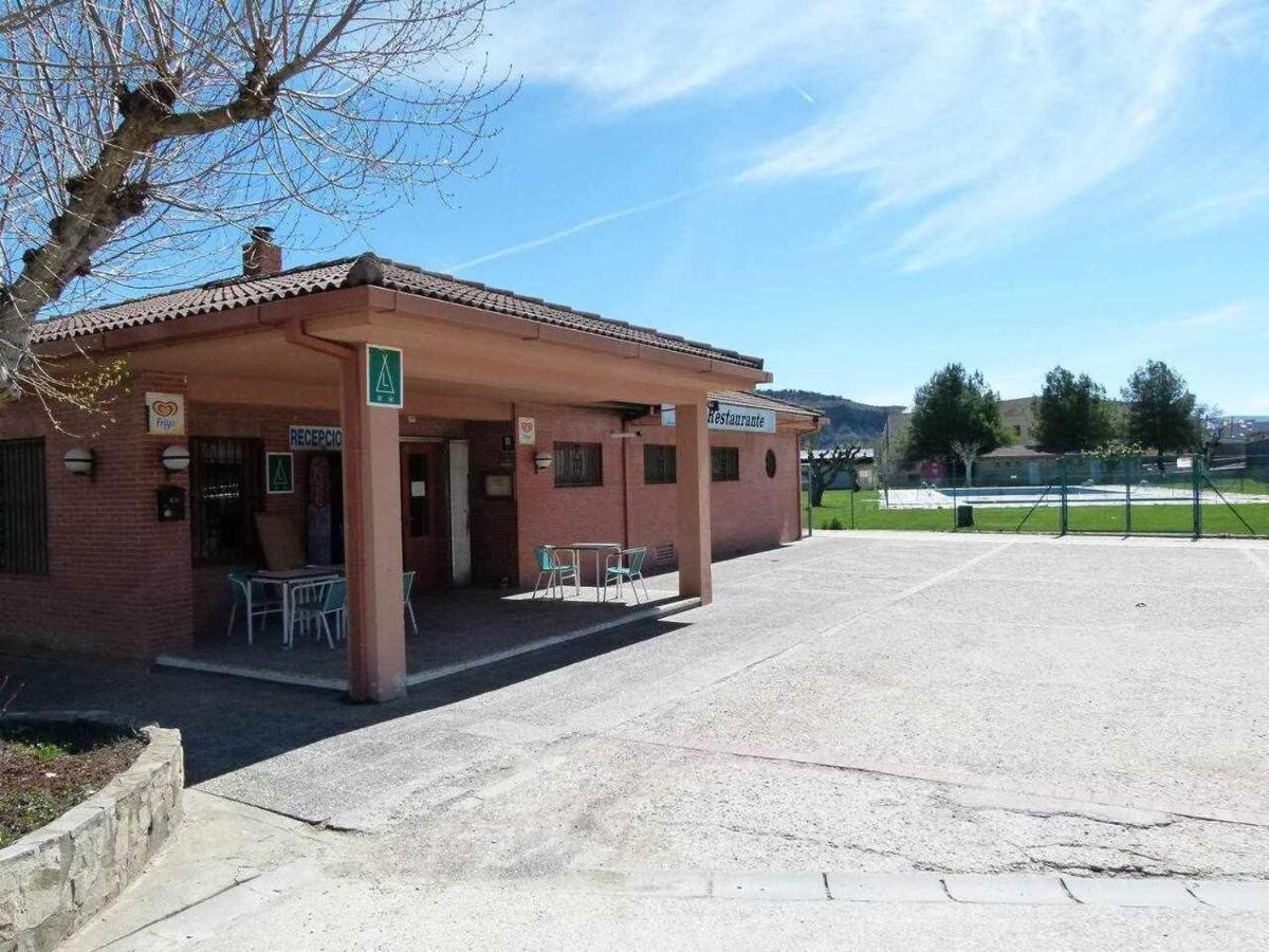 Bungalow & Camping Fuente De Regrustan Graus Luaran gambar